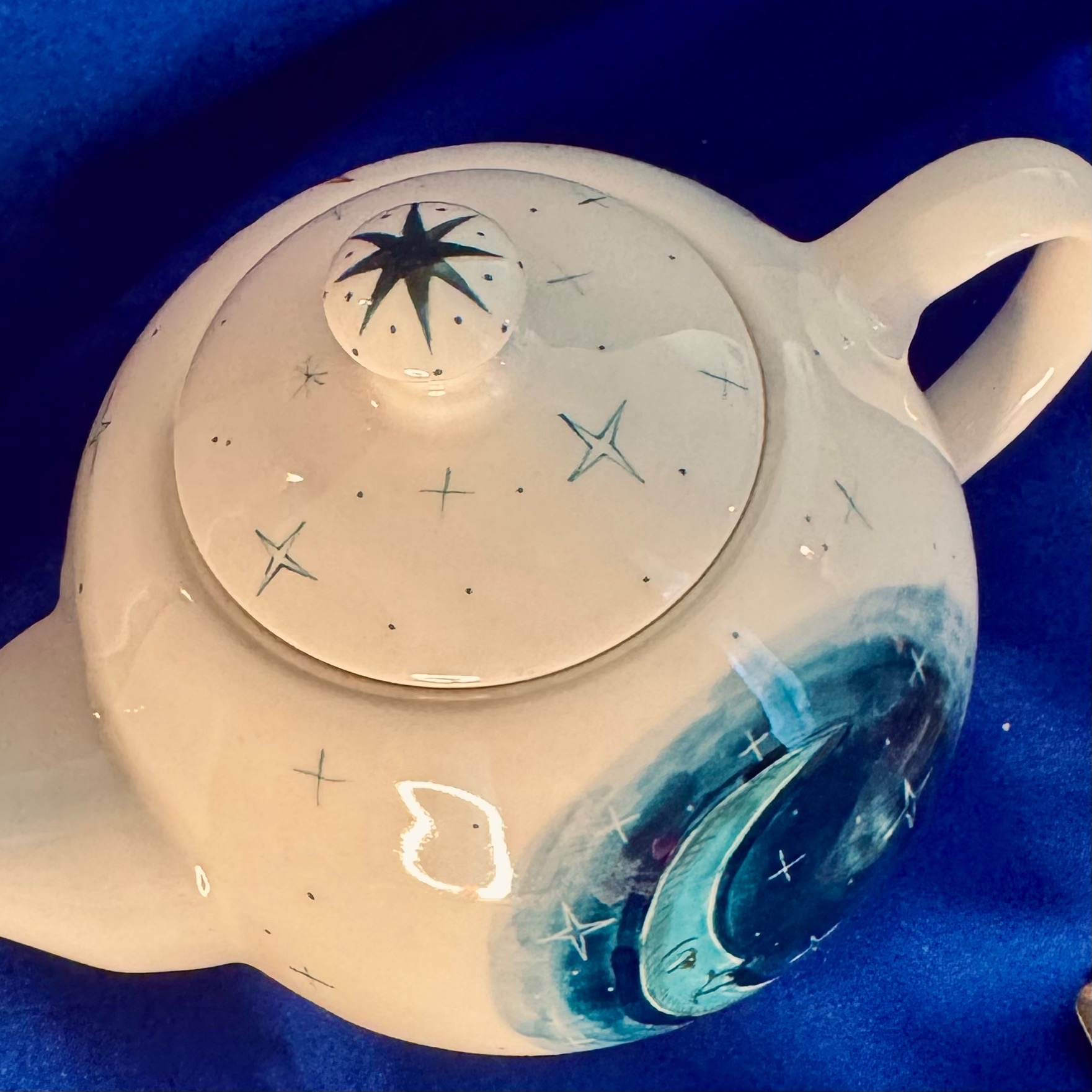 картинка Чайник Космогония от магазина Фабрика игрушек МОЯ ЗАБАВА